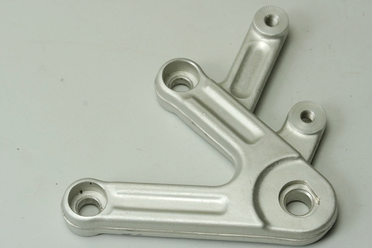 Soporte de estribera delantera izquierda para conductor TRIUMPH SPEED TRIPLE 885 i T509
