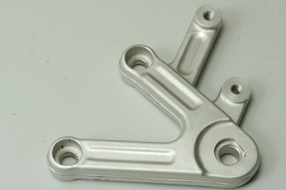 Soporte de estribera delantera izquierda para conductor TRIUMPH SPEED TRIPLE 885 i T509