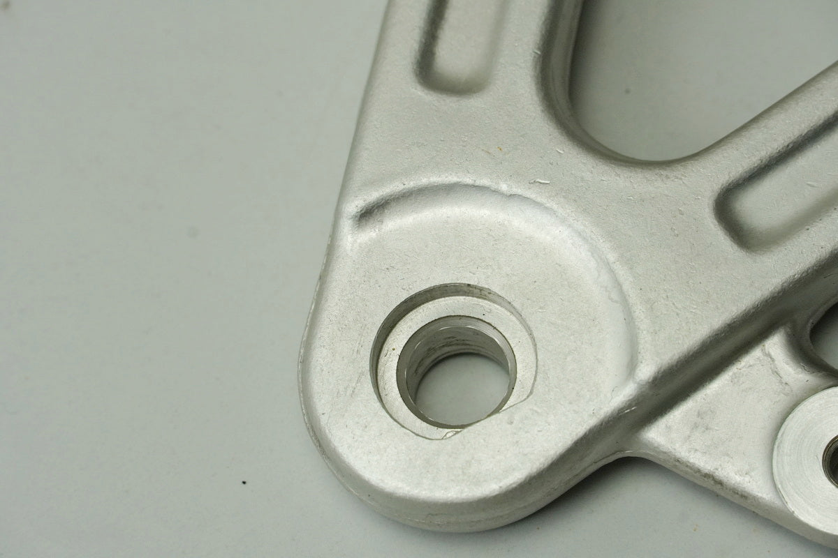 Soporte de estribera delantera izquierda para conductor TRIUMPH SPEED TRIPLE 885 i T509