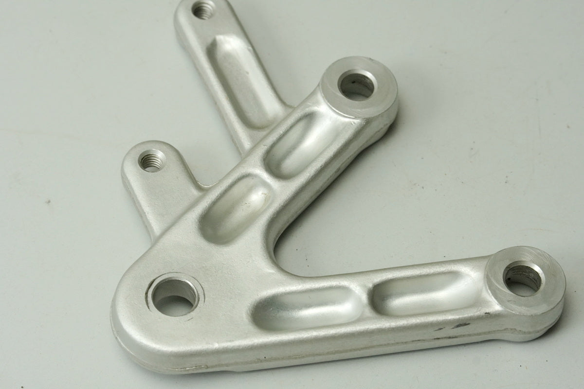 Soporte de estribera delantera izquierda para conductor TRIUMPH SPEED TRIPLE 885 i T509