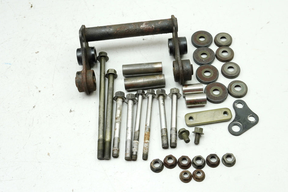 YAMAHA FZS 600 RJ02 FAZER Soporte para motor, eje, pernos, casquillos, soporte de motor