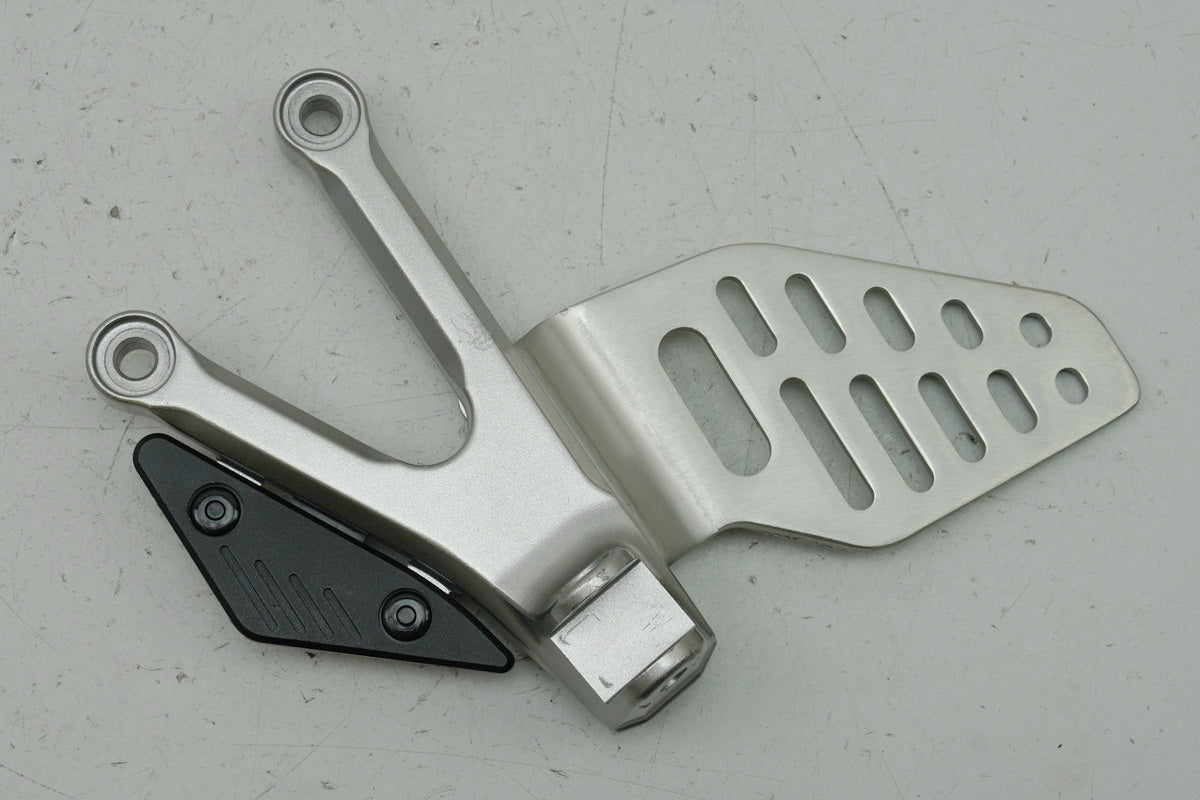 YAMAHA YZF R6 RJ11 RJ15 Footpeg Bracket Rider Left Holder Footrest 2C0-2744200