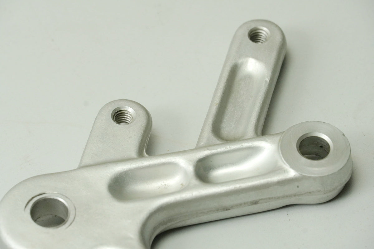 Soporte de estribera delantera izquierda para conductor TRIUMPH SPEED TRIPLE 885 i T509