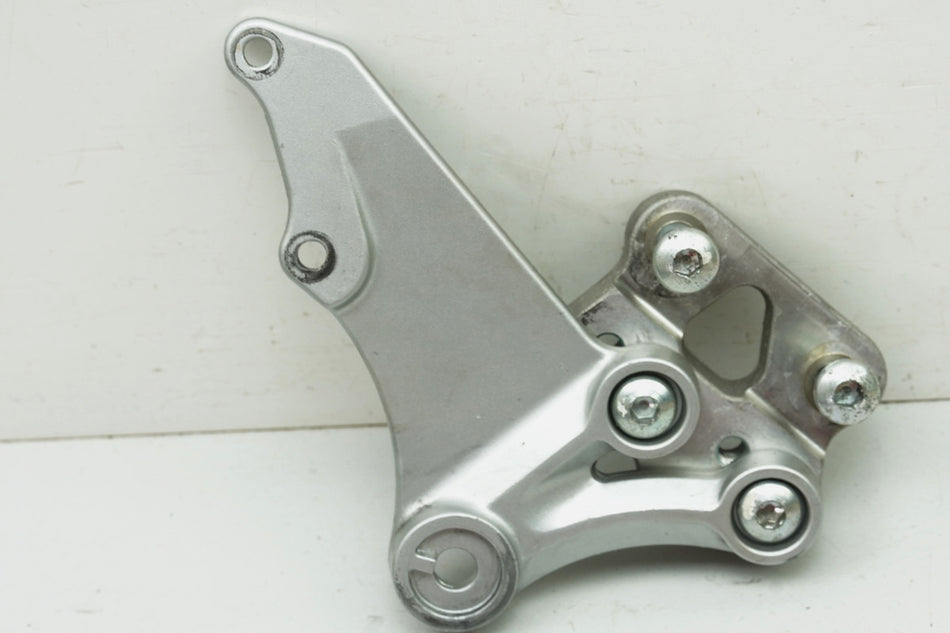 SUZUKI GSX-R 750 WVCW K8 K9 L0 600 Reposapiés del conductor derecho Soporte para reposapiés
