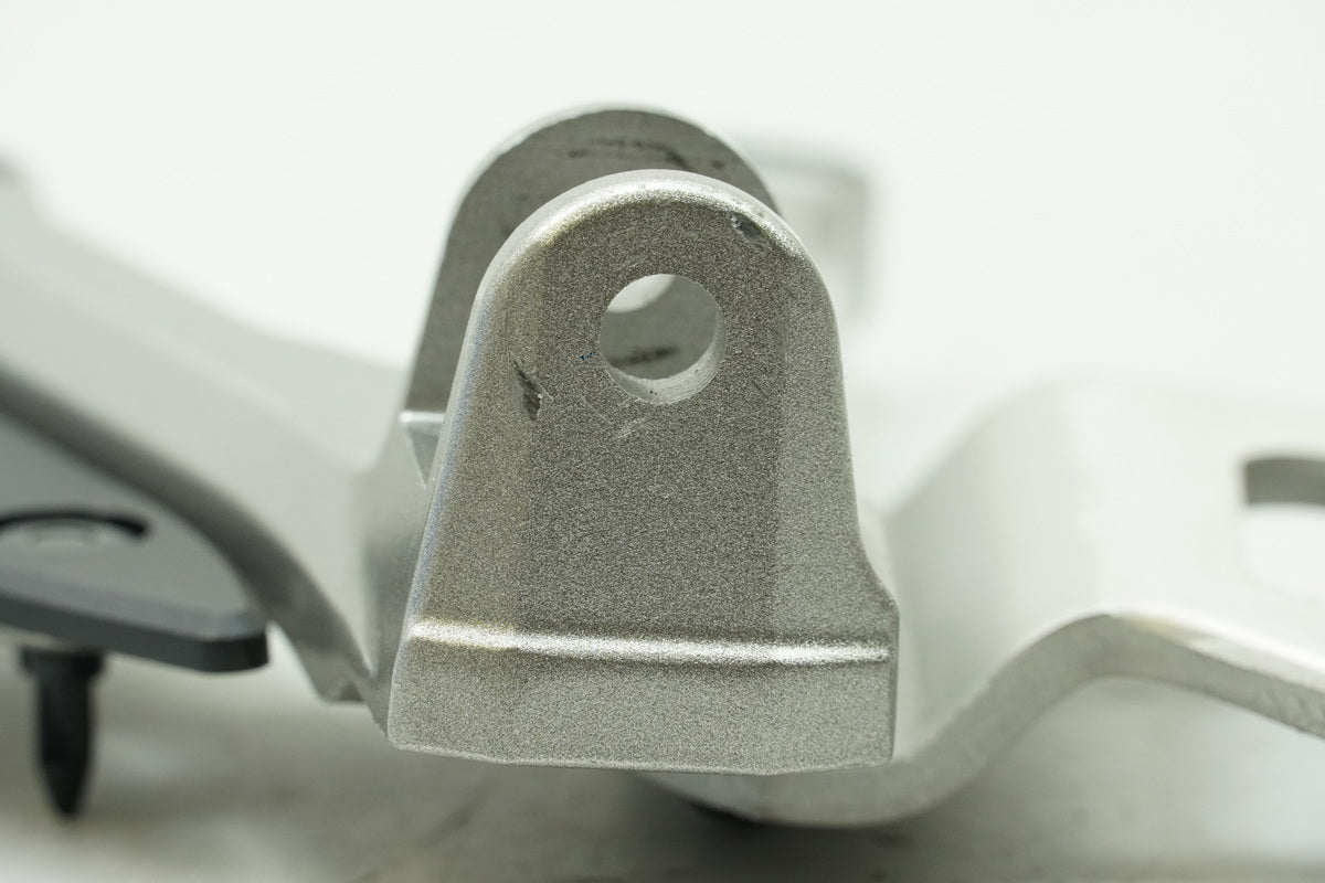 YAMAHA YZF R6 RJ11 RJ15 Footpeg Bracket Rider Left Holder Footrest 2C0-2744200