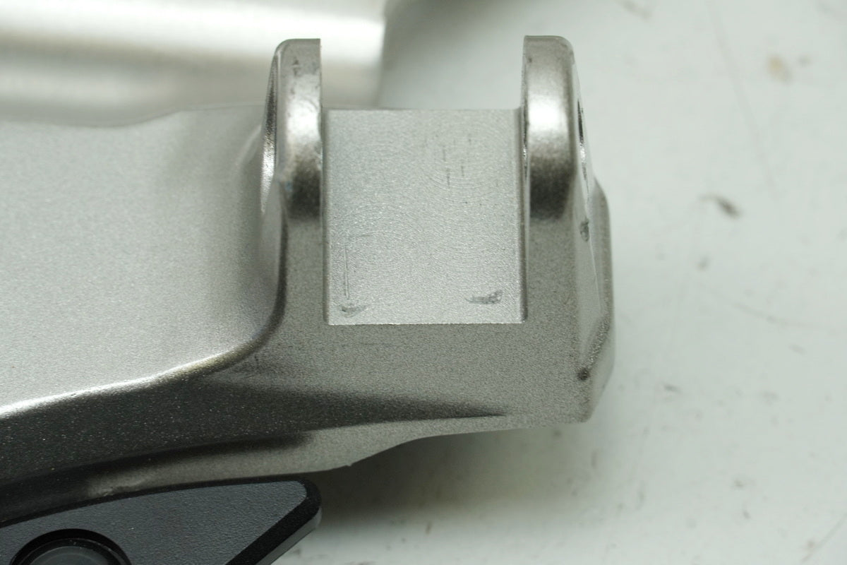 YAMAHA YZF R6 RJ11 RJ15 Footpeg Bracket Rider Left Holder Footrest 2C0-2744200