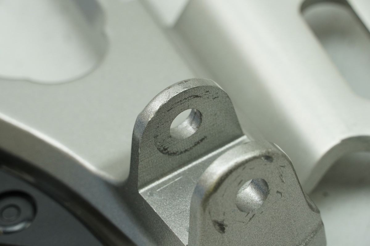 YAMAHA YZF R6 RJ11 RJ15 Footpeg Bracket Rider Left Holder Footrest 2C0-2744200