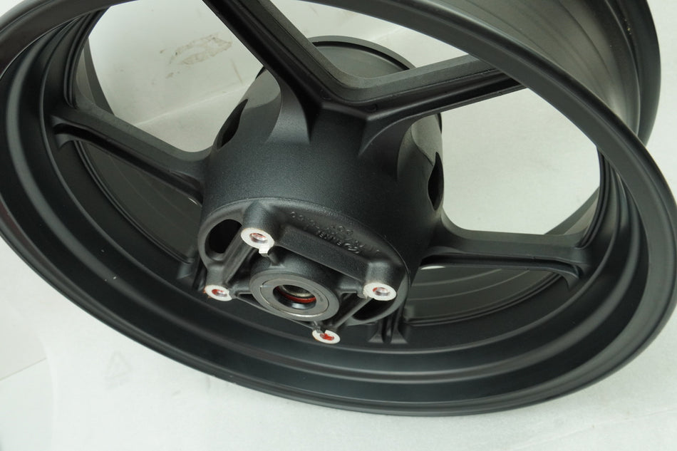KAWASAKI Z 750 ZR750J Felge hinten Hinterrad Wheel unfallfrei J17 x MT 5.50 04-06