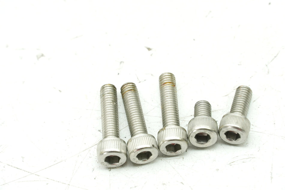 SUZUKI GSX-R 750 WVCW K8 K9 L0 600 tornillos para tapa del depósito (depósito)