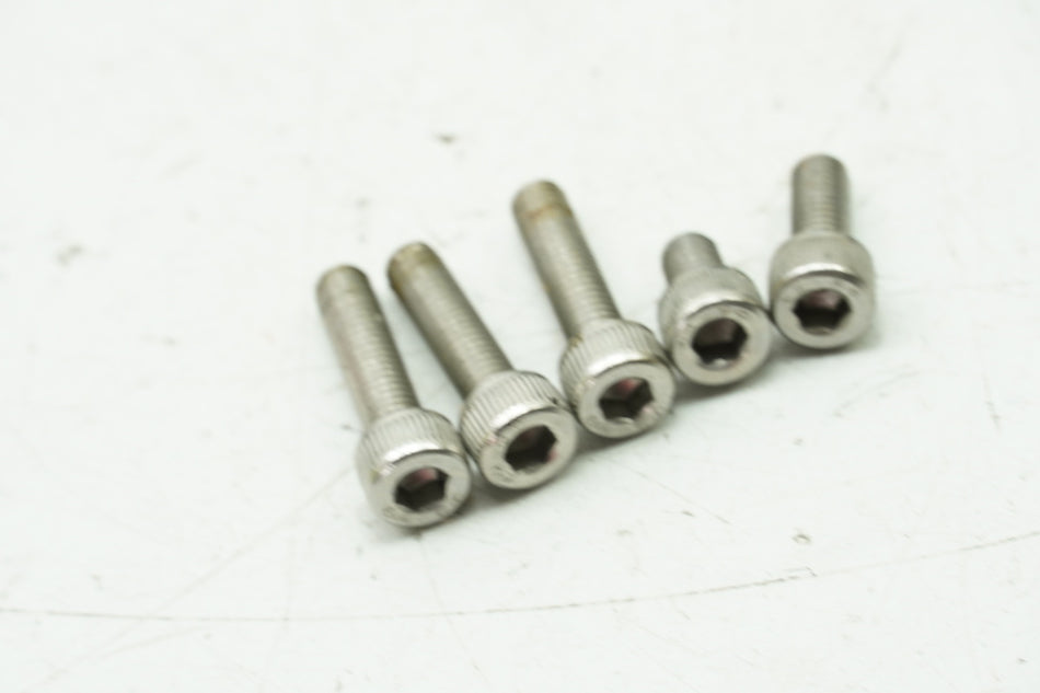 SUZUKI GSX-R 750 WVCW K8 K9 L0 600 tornillos para tapa del depósito (depósito)