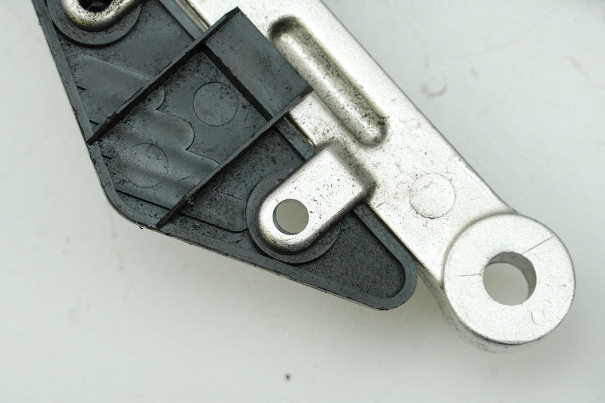 YAMAHA YZF R6 RJ11 RJ15 Footrest Bracket Rider Left Holder Footrest 2C0-2744200