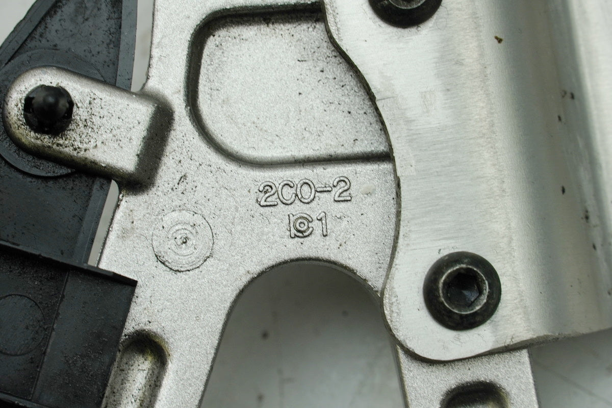 YAMAHA YZF R6 RJ11 RJ15 Footrest Bracket Rider Left Holder Footrest 2C0-2744200