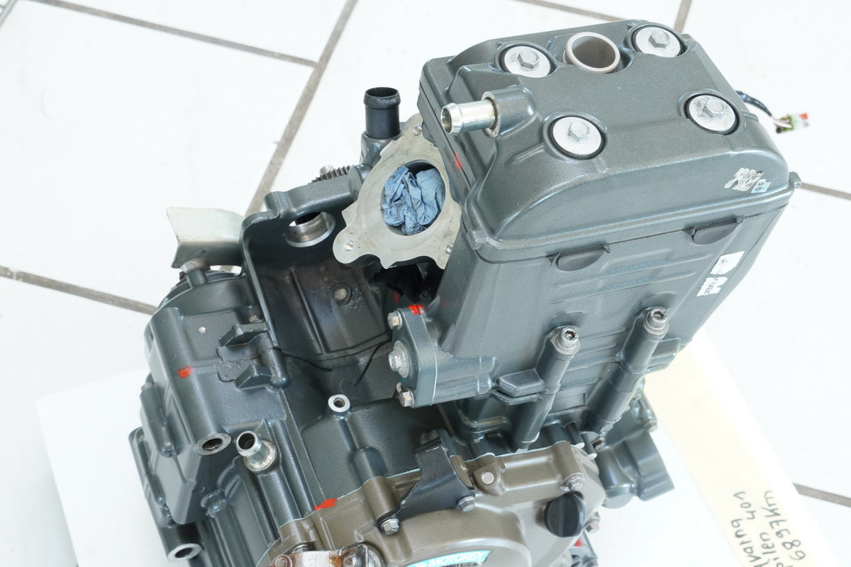 HUSQVARNA Vitpilen HQV 401 (KTM 390) Motor Kurbelwelle Zylinderkopf NUR 6897 km