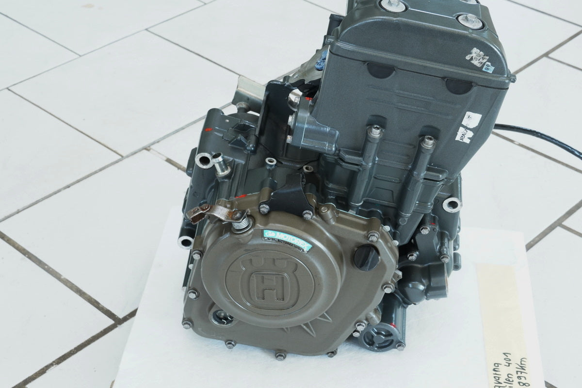 HUSQVARNA Vitpilen HQV 401 (KTM 390) Motor Kurbelwelle Zylinderkopf NUR 6897 km
