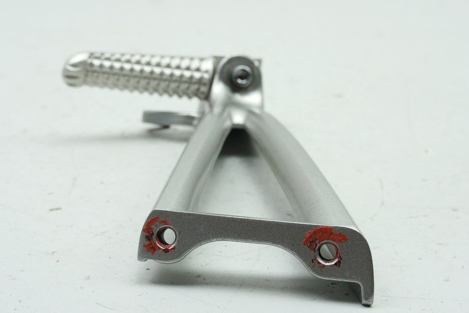 YAMAHA R6 RJ05 RJ09 Fußrastenanlage Sozius links Halter Fußraste 5SL-27430-00-00
