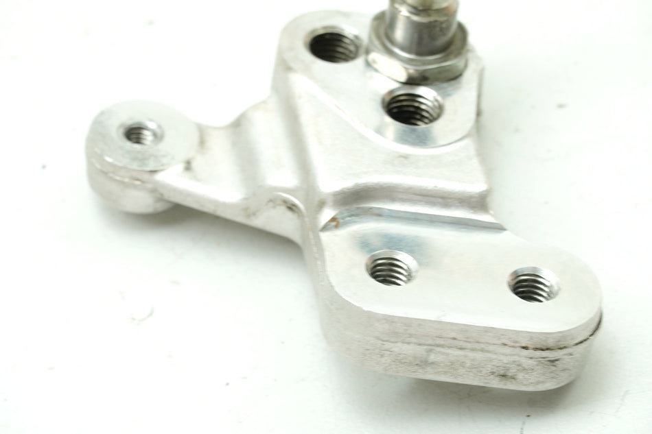 SUZUKI GSX-R 750 WVCW K8 K9 L0 600 Halterung Schalthebel Aufnahme Träger Platte