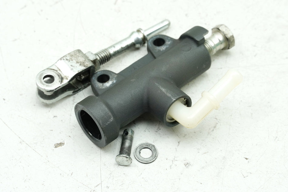 YAMAHA MT 125 A RE11 (RE29) Cilindro de freno trasero Bomba de freno Cilindro de freno de pie