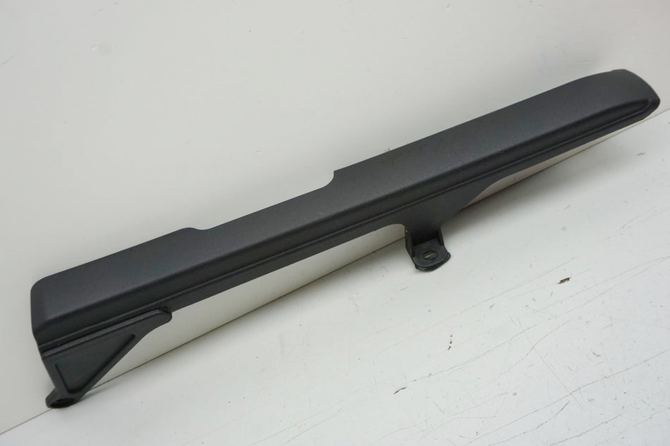 TRIUMPH TT 600 806AD Kettenschútz Cover Abdeckung Schwinge 2058069