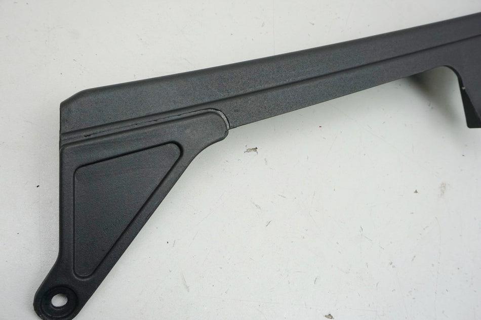 TRIUMPH TT 600 806AD Kettenschútz Cover Abdeckung Schwinge 2058069