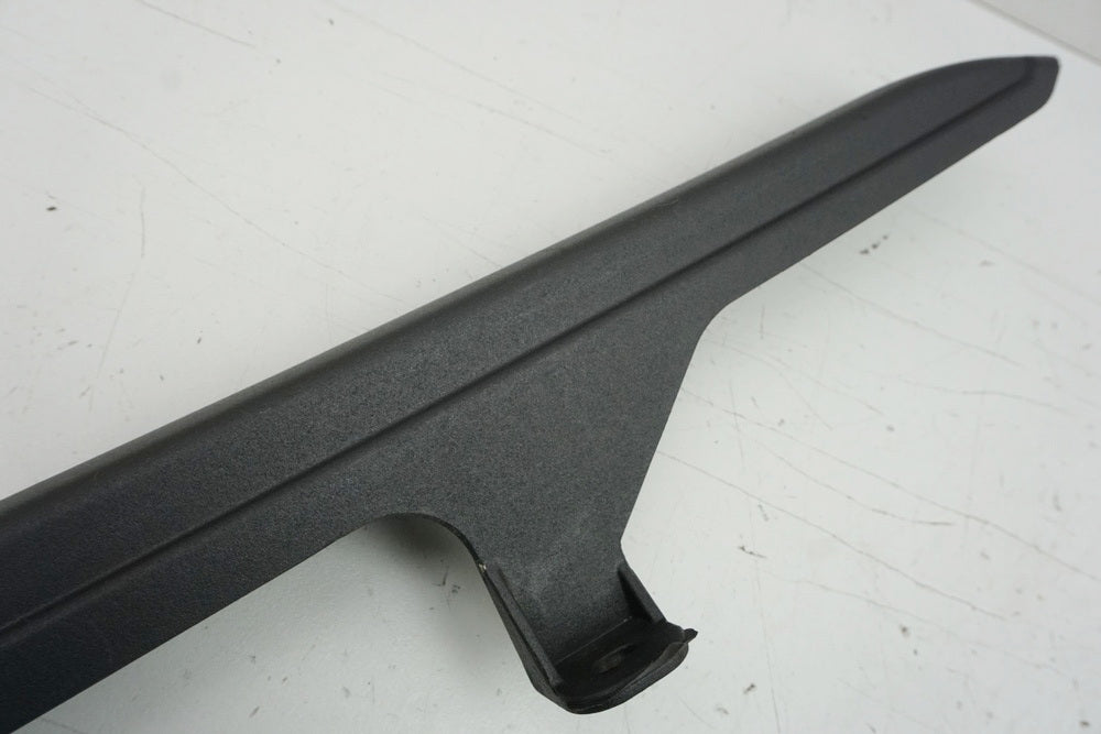 TRIUMPH TT 600 806AD Kettenschútz Cover Abdeckung Schwinge 2058069