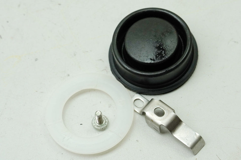SUZUKI GSX-R 750 WVCW K8 K9 L0 600 Diafragma de goma para depósito de líquido de frenos delantero