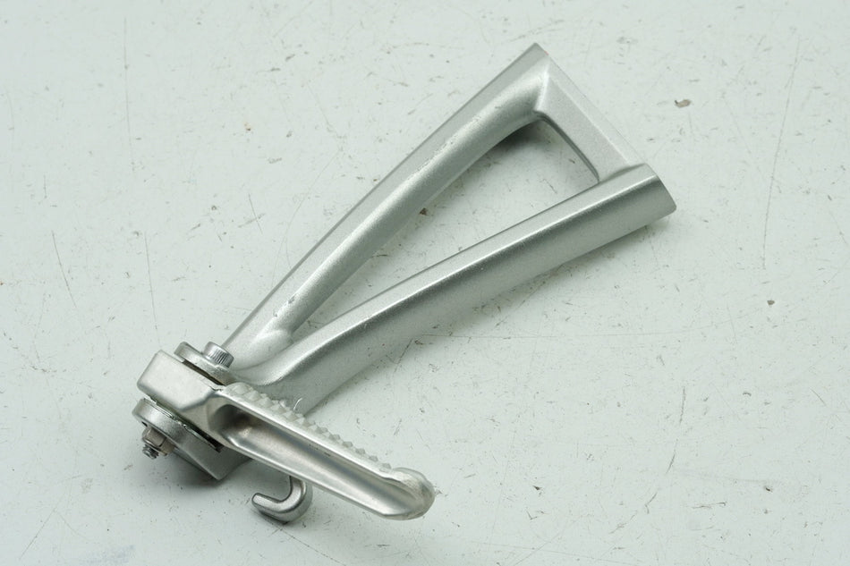 YAMAHA R6 RJ05 RJ09 Fußrastenanlage Sozius links Halter Fußraste 5SL-27430-00-00