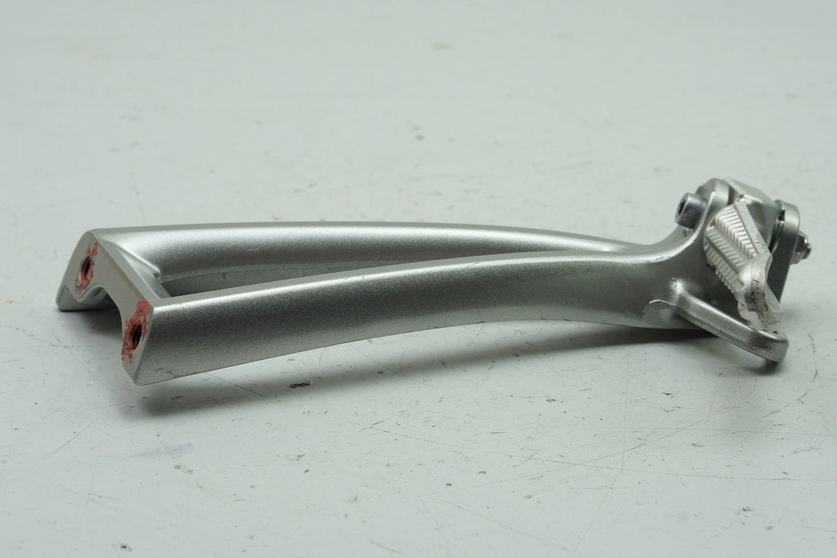 YAMAHA YZF R6 RJ11 RJ15 Passenger Footrest Assembly Right Holder Footrest Plate