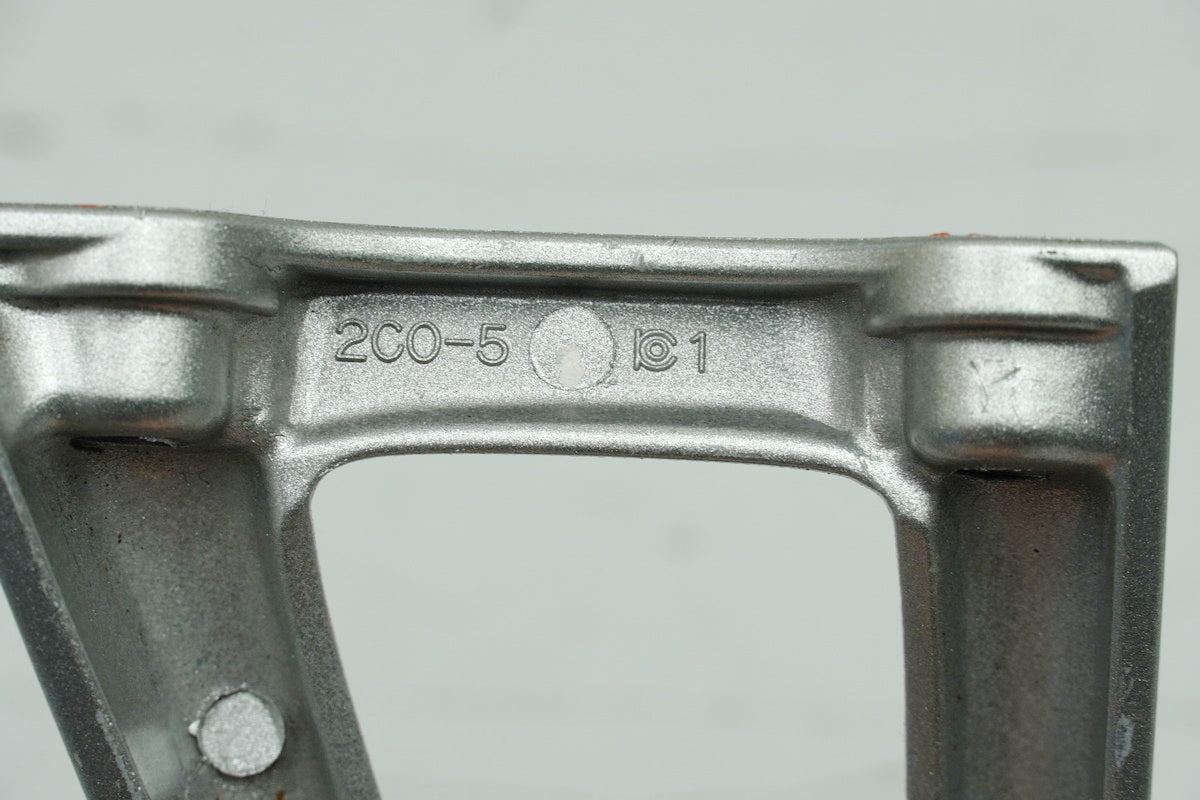 YAMAHA YZF R6 RJ11 RJ15 Passenger Footrest Assembly Right Holder Footrest Plate
