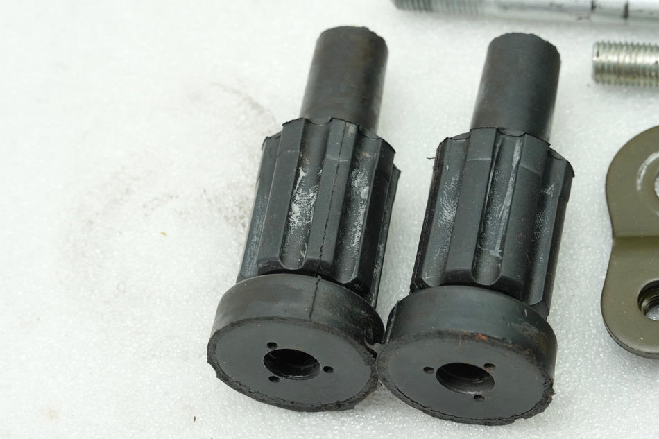 KAWASAKI Z 750 ZR750J Halterung Motor Achse Schrauben Motorhalter Bolzen 04-06