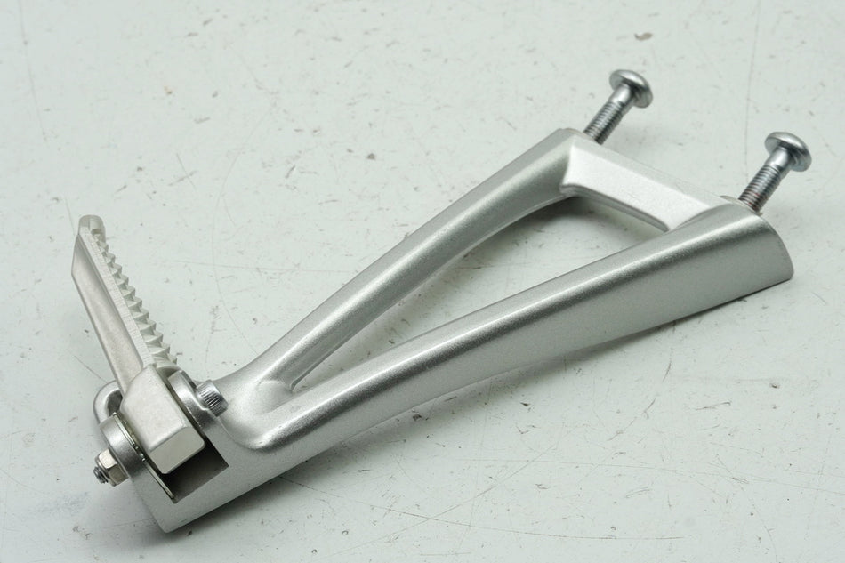YAMAHA YZF R6 RJ11 RJ15 Passenger Footrest System Right Holder Footrest Plate