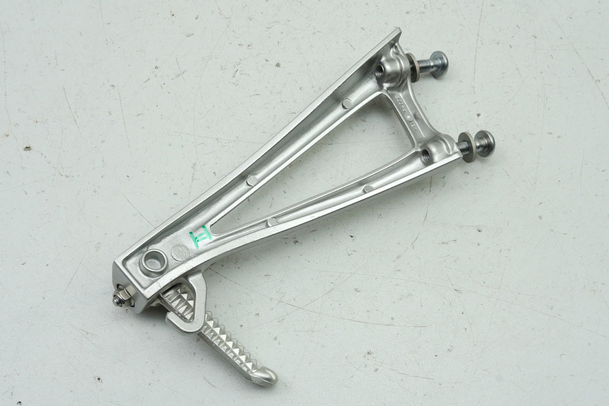 YAMAHA YZF R6 RJ11 RJ15 Passenger Footrest System Right Holder Footrest Plate