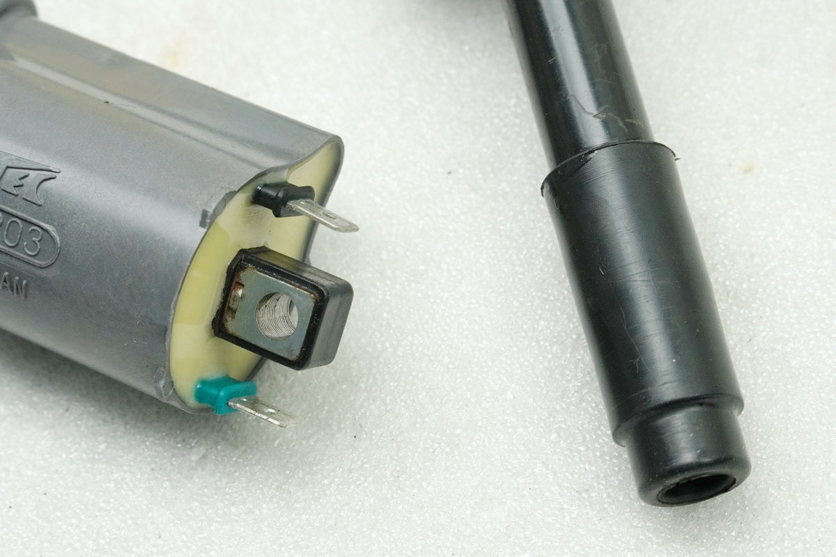Kawasaki EL 252 EL 250 B Eliminator Zündspule rechts original Zündkerzenstecker