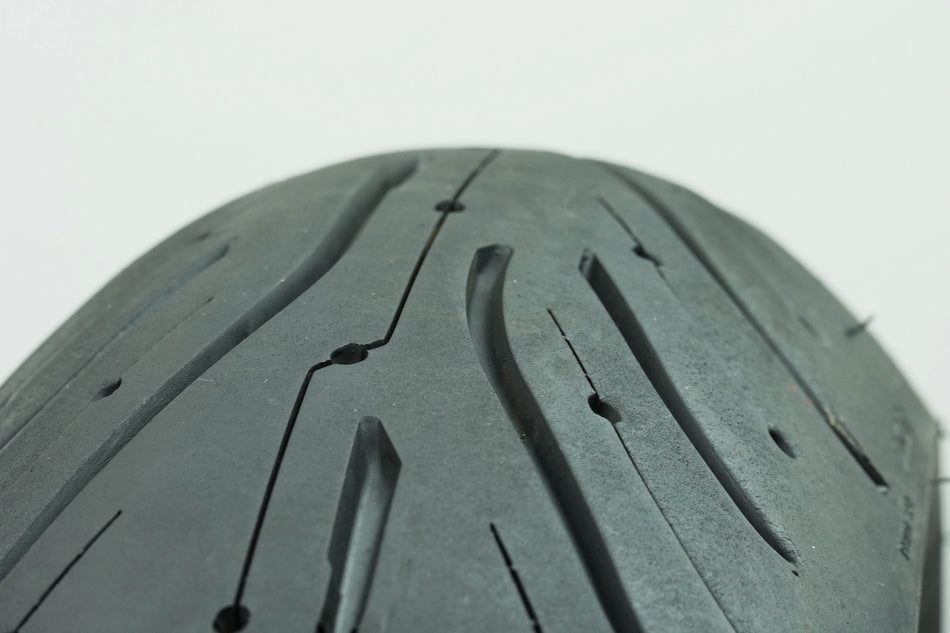 Michelin Pilot Road 4 2CT 160/ 60 ZR 17 M/C 69W Reifen hinten