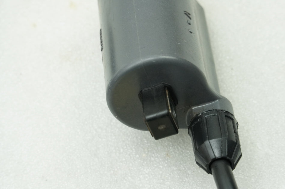 Kawasaki EL 252 EL 250 B Eliminator Zündspule links original Zündkerzenstecker