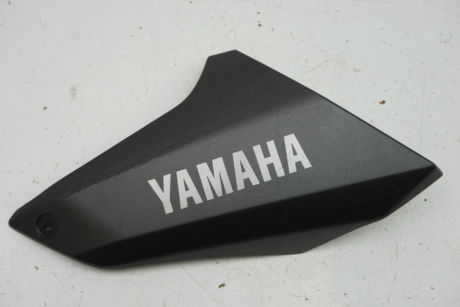 YAMAHA MT09 RN29 Entrada de aire derecha Cubierta de tanque Carenado 1RC-2137X-00