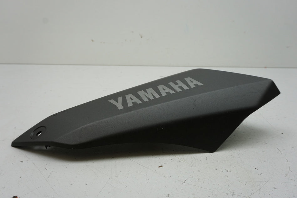 YAMAHA MT09 RN29 Entrada de aire derecha Cubierta de tanque Carenado 1RC-2137X-00