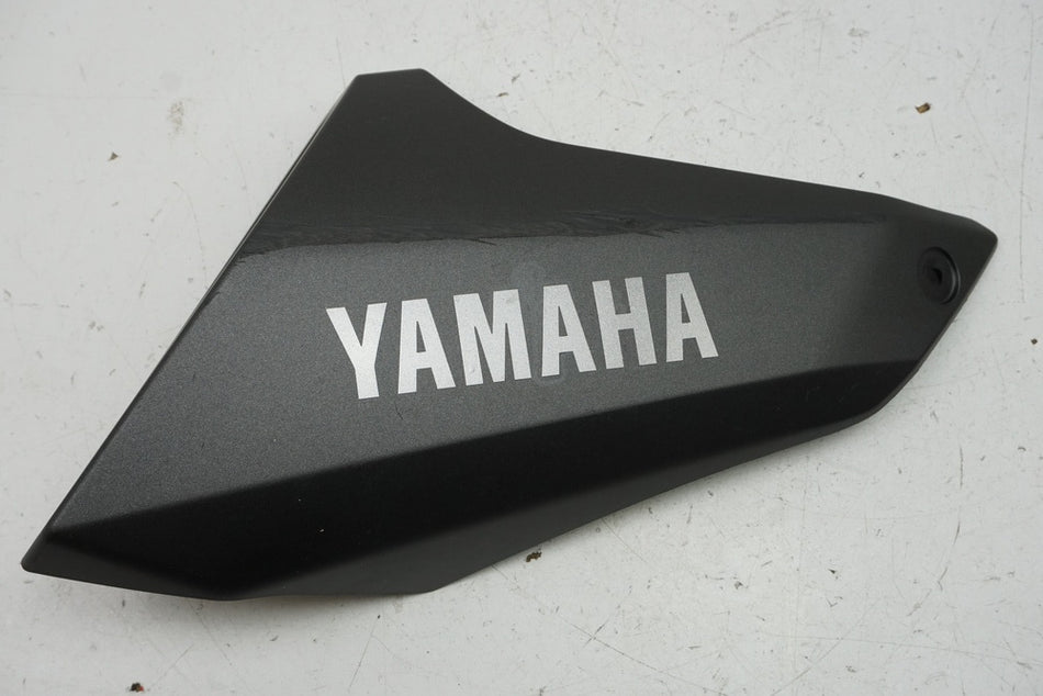 YAMAHA MT09 RN29 Entrada de aire izquierda Cubierta de tanque carenado Tapa 1RC-2137W-00