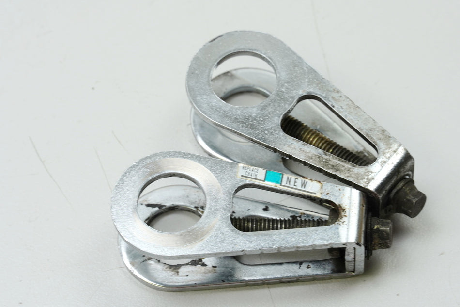HONDA CBR 1100 XX SC35 Kettenspanner Paar (für Schwinge) 40543-MAS-010