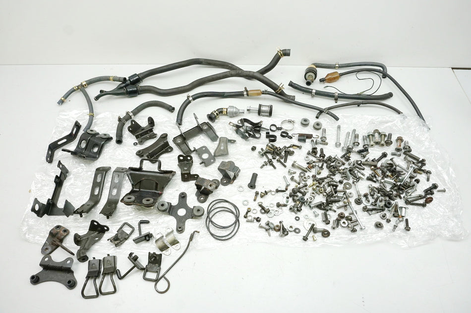 KAWASAKI ZX-9R ZX900B Schrauben Kleinteile Halter Schlauch