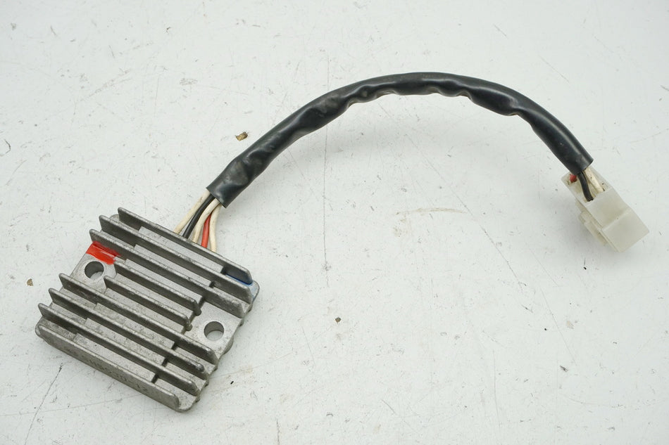 YAMAHA SR 125 10F Regulador de voltaje Rectificador