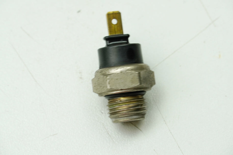 HONDA CBR 1100 XX SC35 Termocontacto para ventilador del radiador 37760-MT2-003