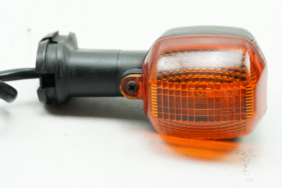 YAMAHA FZS 600 RJ02 FAZER Blinker links vorn Turn Signal