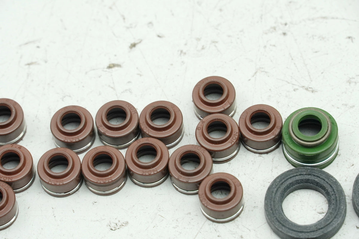 TRIUMPH Valve Stem Seals Gaskets for Cylinder Head Engine