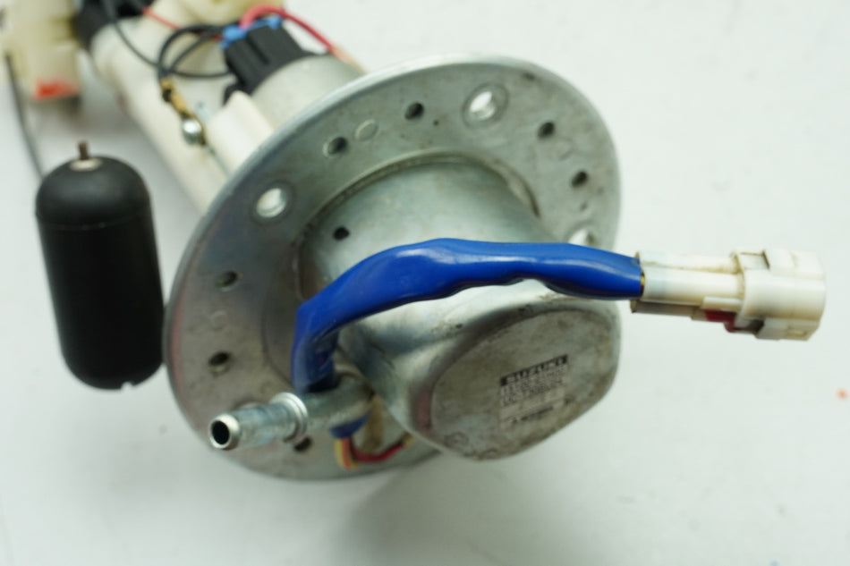 SUZUKI GSX-R 750 WVCF K6 K7 600 WVCE Bomba de gasolina Bomba de combustible (para depósito)