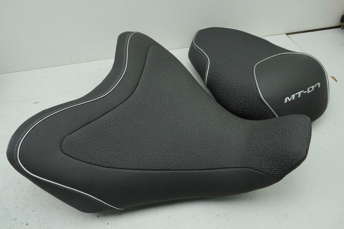 YAMAHA MT07 RM04 Fahrersitz Sitz Soziussitz Bagster Sitzbank Seat NEU