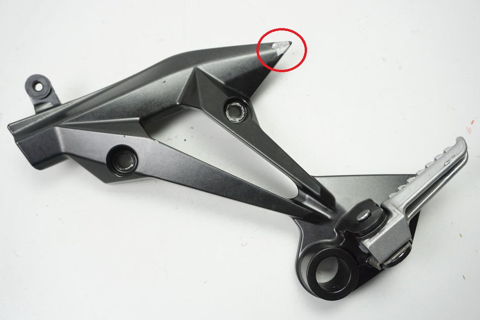 KAWASAKI Z 750 ZR750L Soporte reposapiés pasajero izquierdo