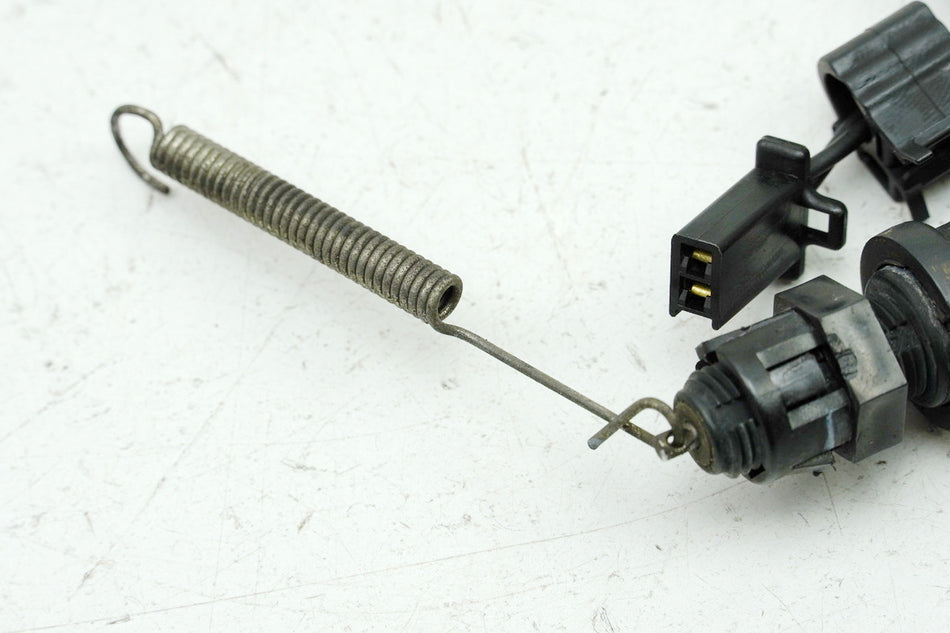 YAMAHA FZS 600 RJ02 FAZER Interruptor de luz de freno trasero
