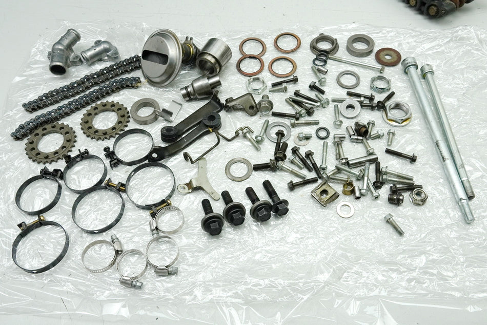 HONDA VFR 800 RC46 Schrauben & Kleinteile für Motor Motordeckel 98-01