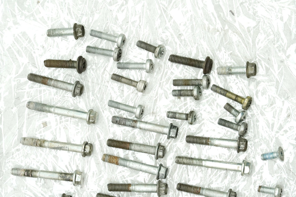 APRILIA SR 50 ZD4TEA Tornillos y piezas pequeñas (para el cárter del motor)