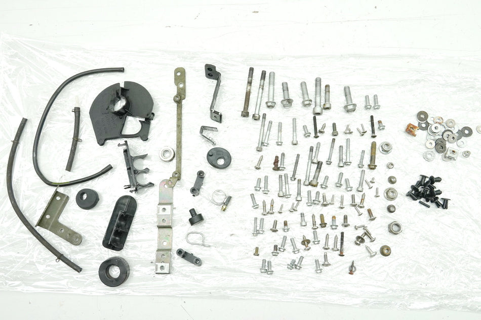 APRILIA SR 50 ZD4TEA Tornillos y piezas pequeñas (para carenado del bastidor y chasis)